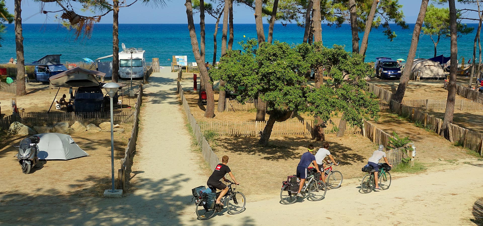Camping san damiano emplacement mer cycliste velo acces plage